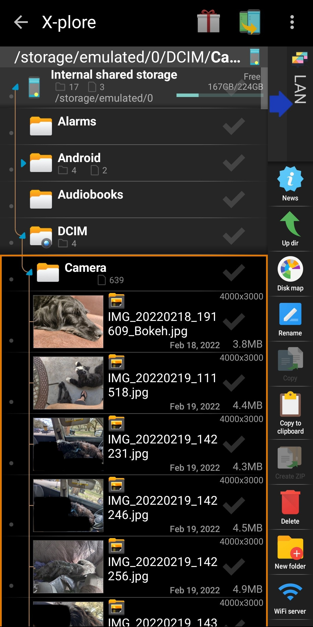 Selecting files in X-plore File Manager.